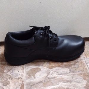 Perry Ellis, 11 Wide, Black